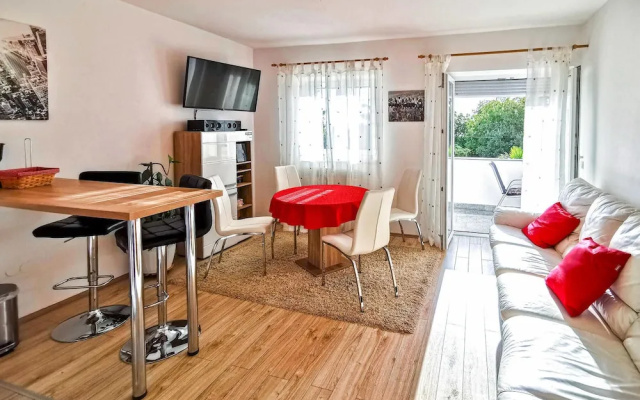 Nice Home in Dramalj With Wifi and 2 Bedrooms