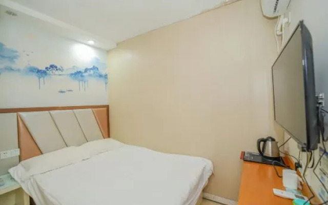 Shanghai Wangyue Hotel (Fangdian Road Subway Station)