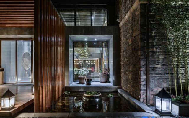 Wuyishan Six Shang · Waterfront Mountains and Beautiful Stays