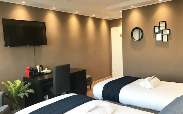 Mike's Four - Hostel