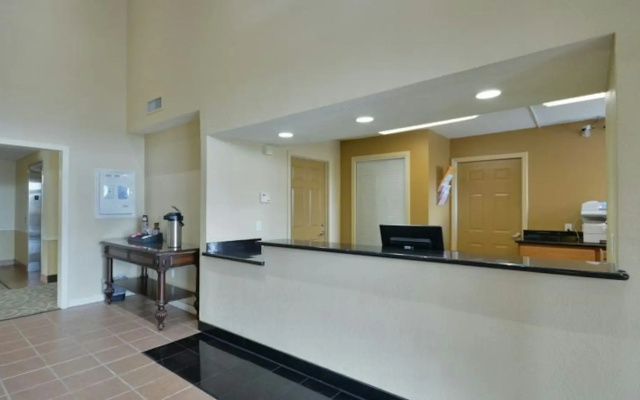 InTown Suites Extended Stay Select Houston TX - Brookhollow