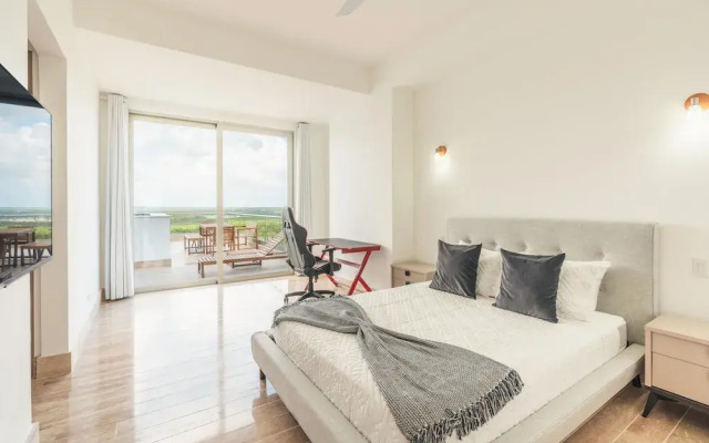 Penthouse With Private Picuzzi in Cap Cana