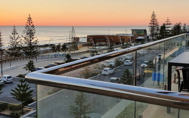 Sea Breeze Luxury Holiday Apartment