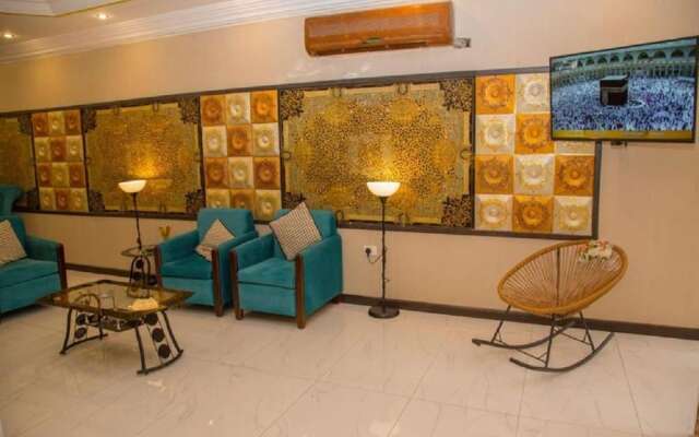 Al-Nabares Palace Apartment Hotel