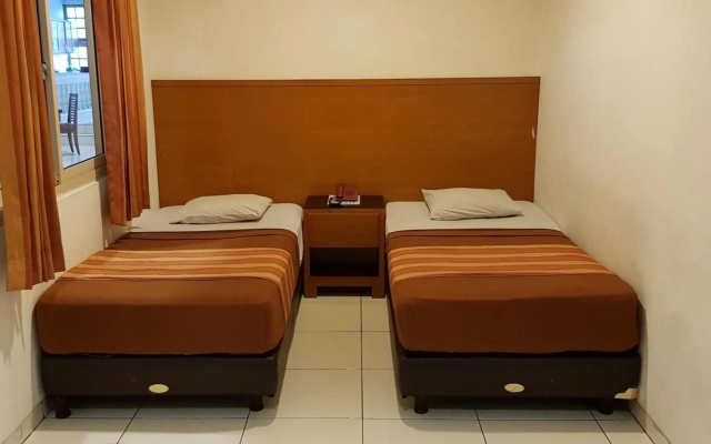 Hotel DeQur Jakarta Kota – Guest Rooms – Jakarta