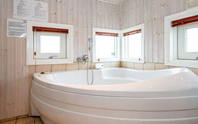 6 Person Holiday Home in Nordborg-by Traum