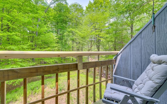 Traditional Blakeslee Chalet: Deck & Lake Access!