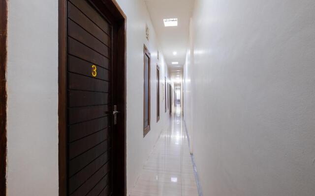 OYO 1695 Royal Senggigi Hotel