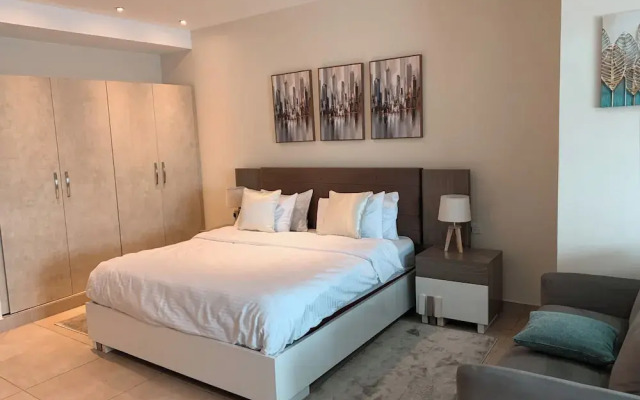Sky Suites Airport