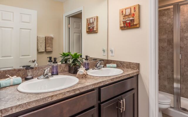 Holly Village-RU1070