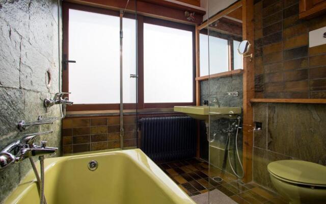 Exclusive apt with panoramic views! - ST8