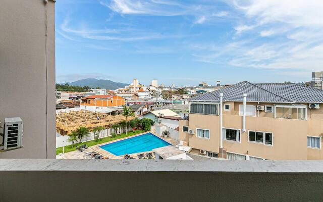 Apto em Condominio pe na Areia, c/ Piscina Mhr308