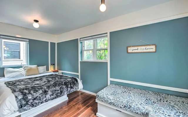 Quaint Seattle Retreat: 2 Mi to Capitol Hill!