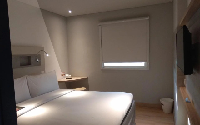 ibis budget Surabaya Diponegoro