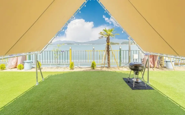 Goseong Bluebeach Pension&glamping