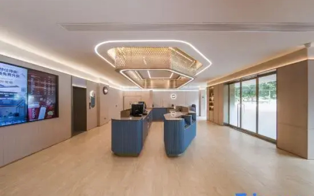 HanTing Hotel (Nanyang Binhe Dadao Wolonggang)