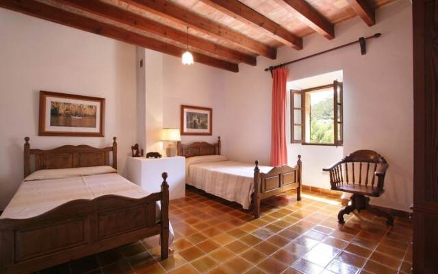 Villa - 4 Bedrooms with Pool and WiFi - 103179