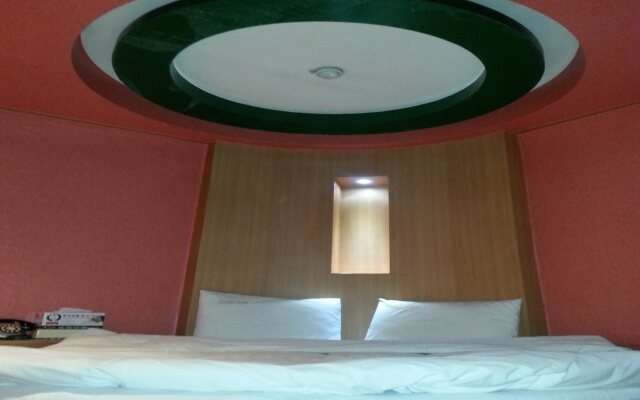 Golden Park Motel