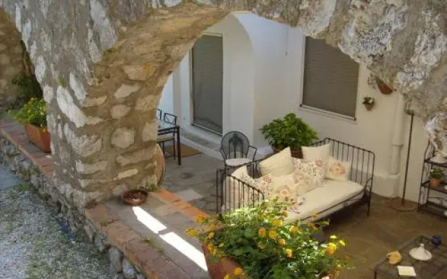 Marunnella Suites