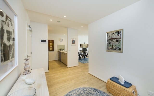 Accommodate Canberra - Envy