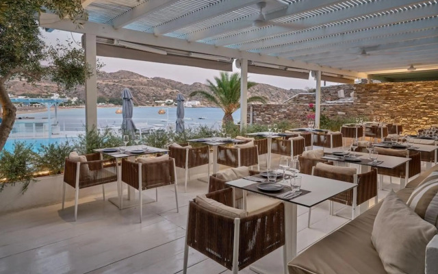 Ios Grand Pool Suites