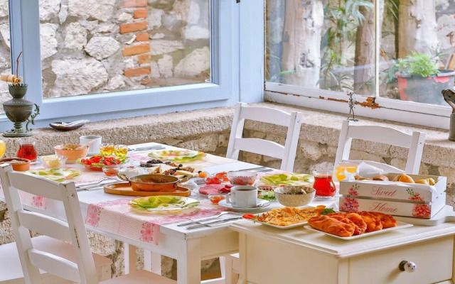 Alasonya Otel Alacati by Lamira