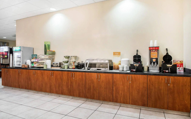 Quality Inn At Town Center