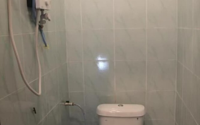 OYO HOME 90647 Mac Inn 94