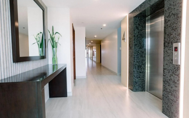 Allure Hotel & Suites