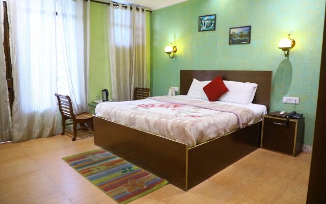 OYO 8367 Hotel The Woodz