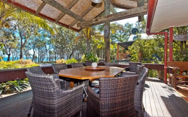 Moreton Island Accommodation Bali House
