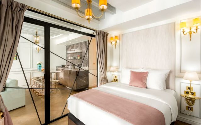 Luxury 4 Bedroom 3 Bathroom Louvre - AC