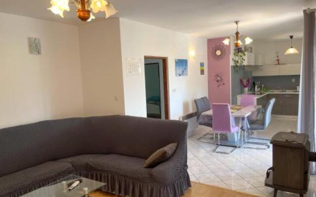 Apartments Lores