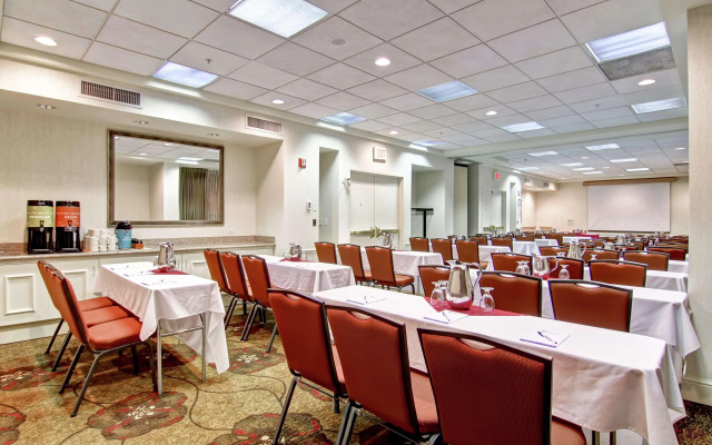 Hilton Garden Inn Calgary Airport