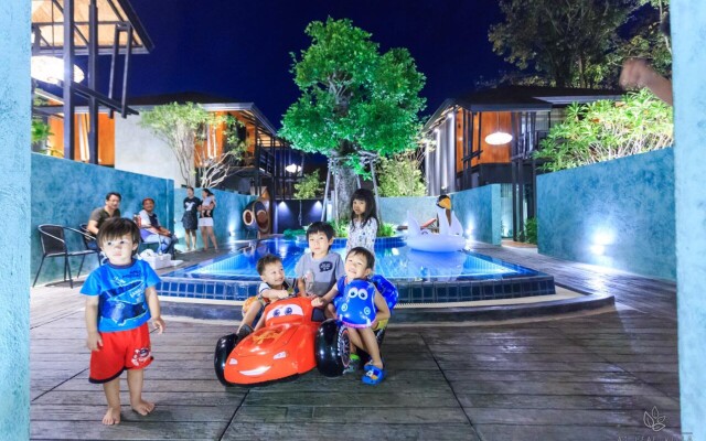 At Leaf Villa
