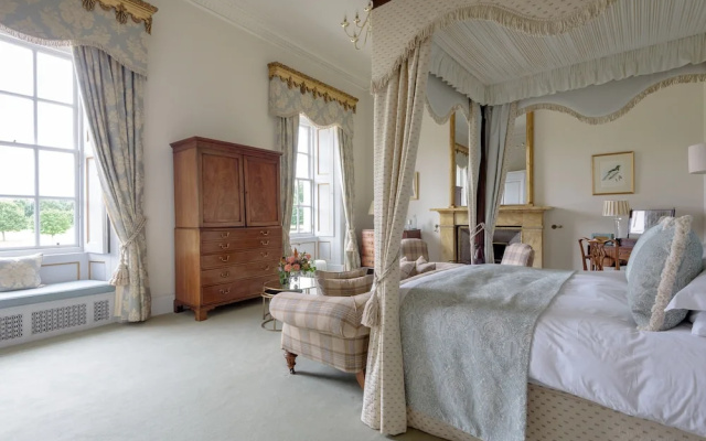 JOIVY Gilmerton House - Historic Scottish Mansion