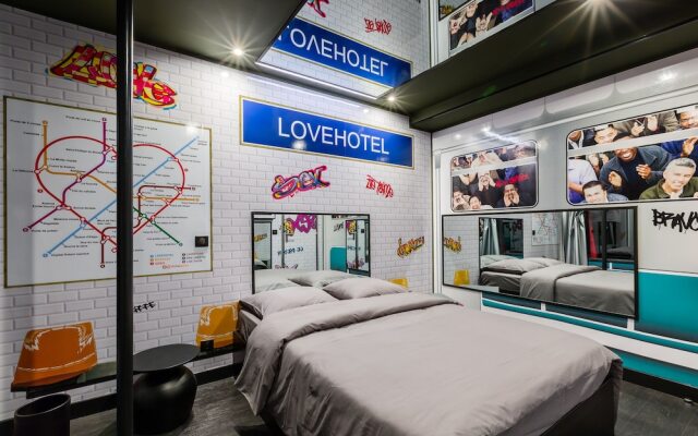 Love Hotel a Paris - Adults Only