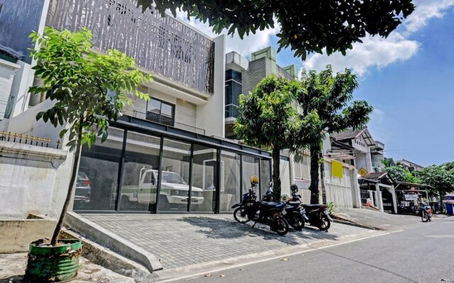 Super OYO Capital O 90635 Tango Juliet Residence