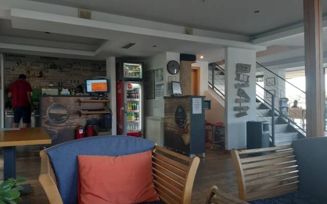 B&B Boatel Charlie
