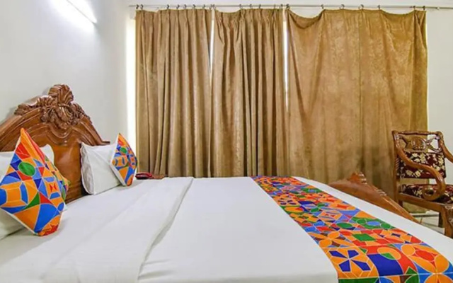 Fabhotel Singh Suite