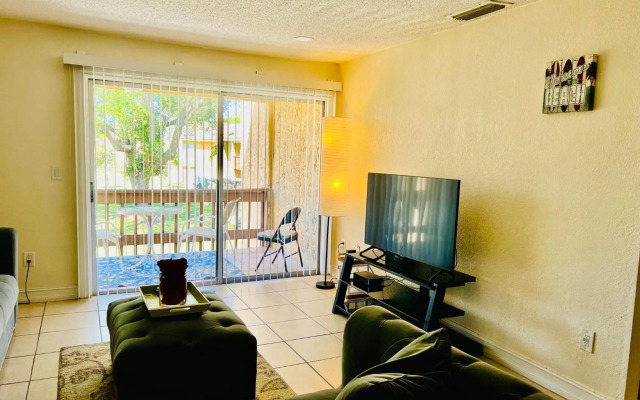 Spacious Condo close to Siesta