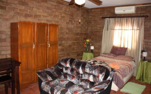 Mopanie Guesthouse