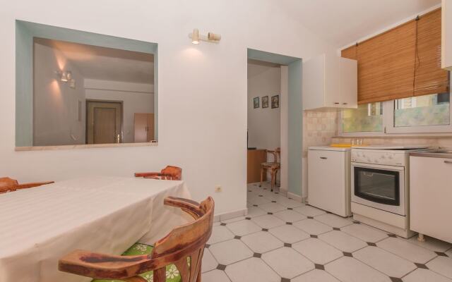Apartments and Rooms Mate