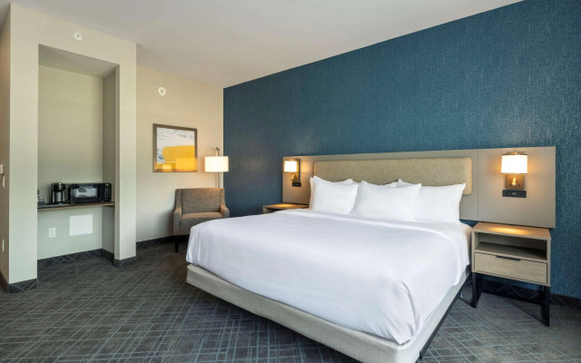 Comfort Inn and Suites