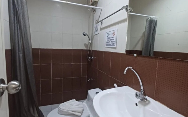 OYO 908 153 Silverio Suites