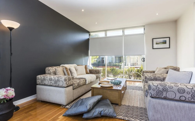 Sydney Seaside Contemporary Executive Living