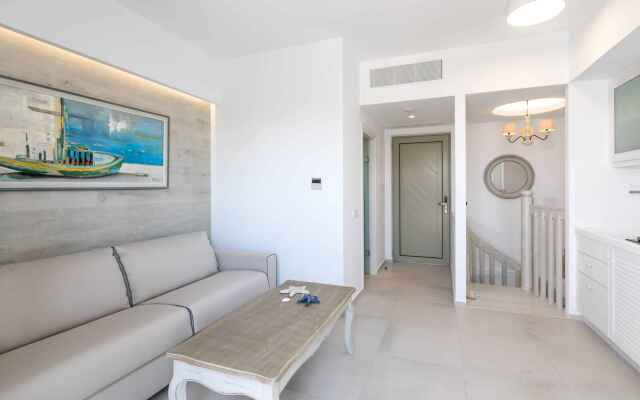 White Pearls Luxury Suites - Adults Only