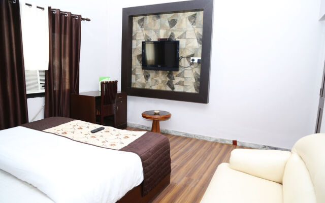 Pacific Inn Suryansh Hotel