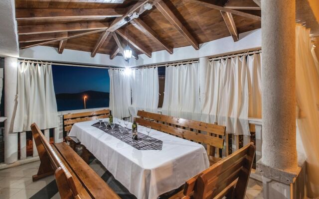 Nice Home in Sevid With 6 Bedrooms and Outdoor Swimming Pool