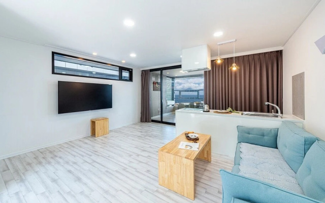 Present Poolvilla